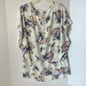 GeeGee Women's Size 1X Top Blouse NWT Floral Short sleeve